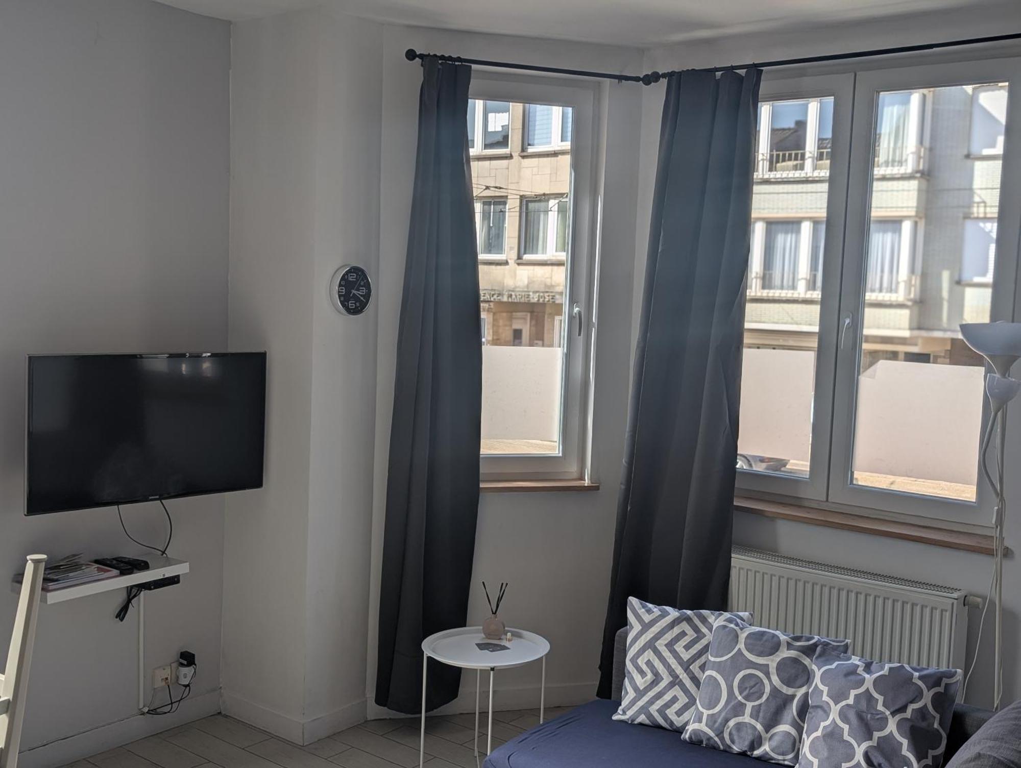 Appartement Spacieux Avec Parking Et Terrasse De Panne Exterior foto